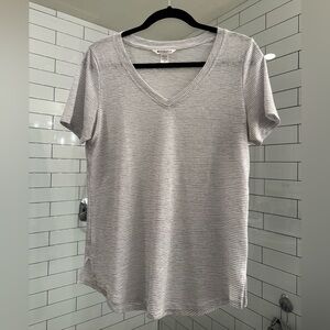 Athleta Breezy Scoop V-Neck Short Sleeve Tee in Gray Stripe